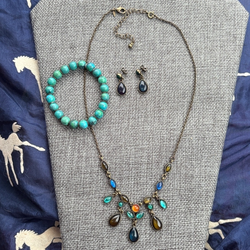 Vintage 80s Avon SAQ Victorian Stone Bronze Bib Necklace Earrings Bracelet Set